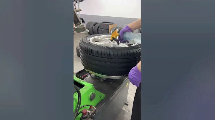 2018 Porsche Macan tire replaced 255/50R19 Michelin PS4 SUV